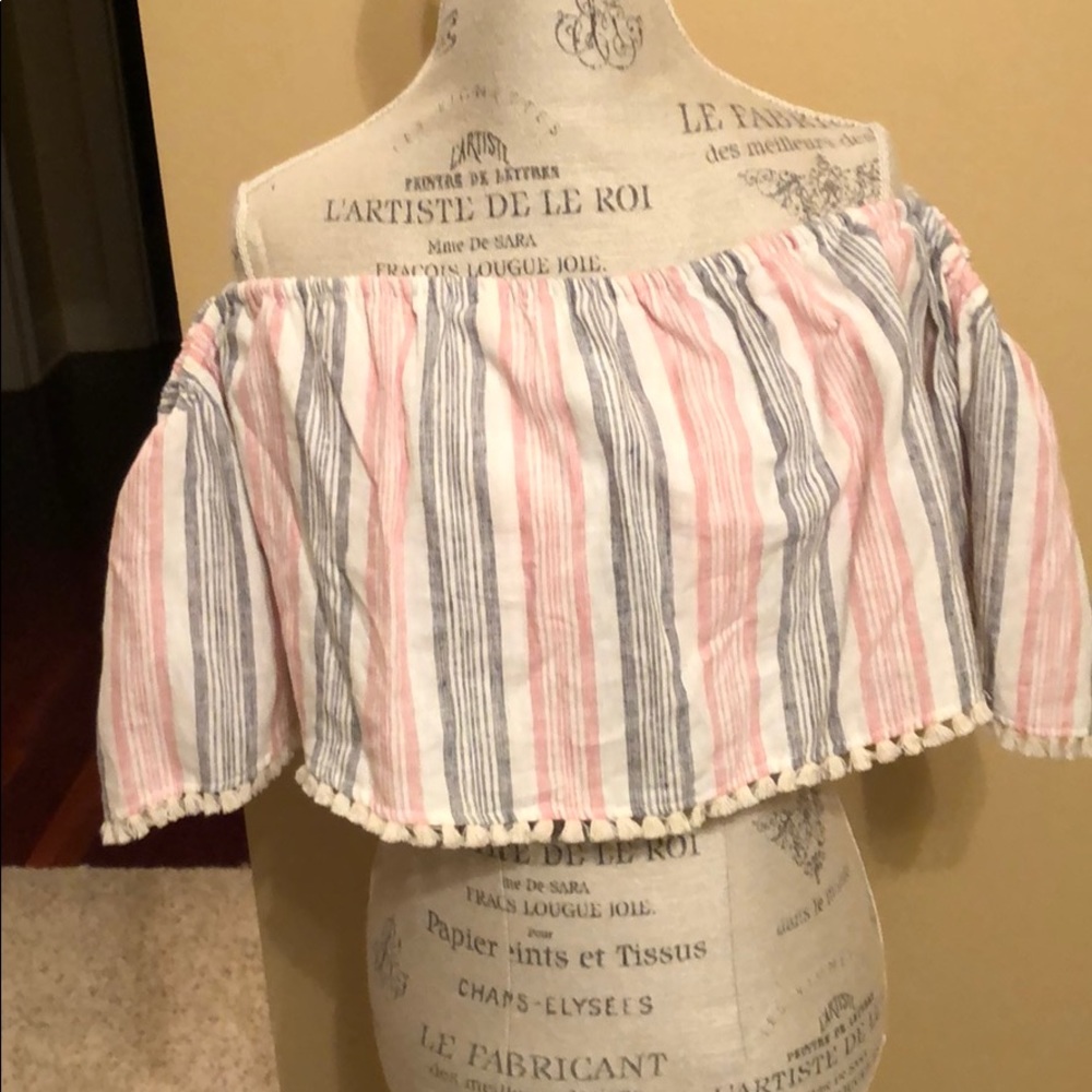 Off shoulder stripped crop top